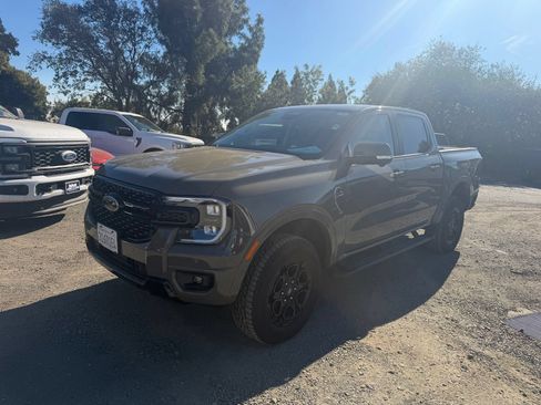 Used 2025 Ford Ranger Lariat w/ FX4 Off-Road Package AWD/4WD image 1