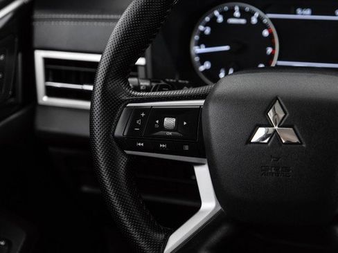 Used 2022 Mitsubishi Outlander SEL image 17