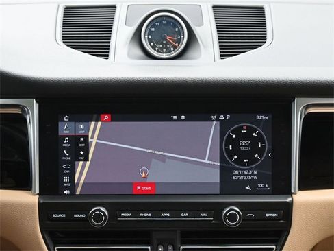 Used 2019 Porsche Macan image 26