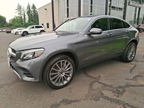 Used 2019 Mercedes-Benz GLC 300 4MATIC Coupe image 3