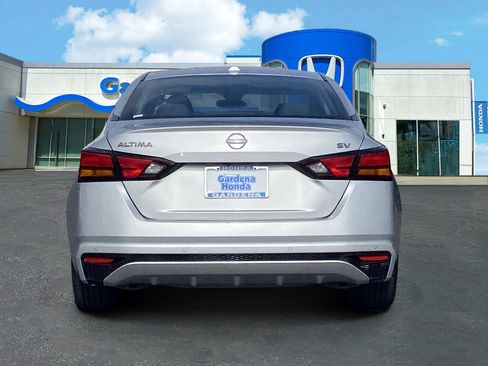 Used 2023 Nissan Altima 2.5 SV image 5
