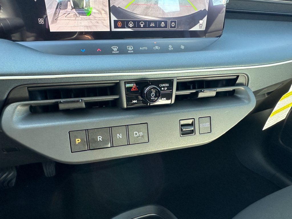 New 2026 Nissan Leaf FWD image 25
