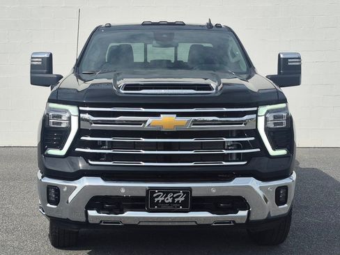 New 2026 Chevrolet Silverado 3500 LTZ w/ LTZ Plus Package AWD/4WD image 15