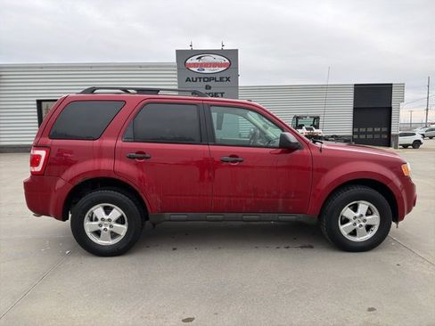 Used 2009 Ford Escape XLT image 1