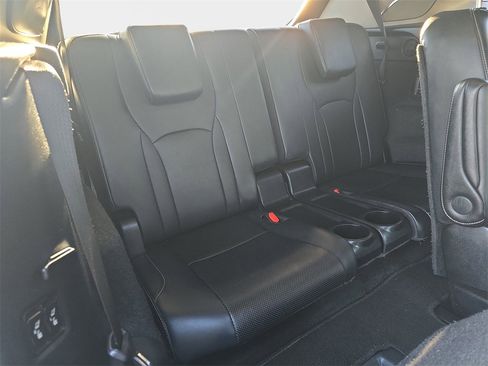 Used 2022 Lexus RX 450hL Luxury w/ Cold Area Package (CT) image 12