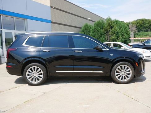 Used 2023 Cadillac XT6 Premium Luxury image 8