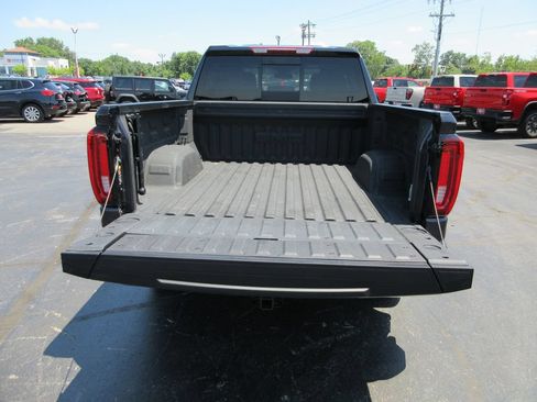Certified 2022 GMC Sierra 1500 SLT w/ SLT Premium Plus Package AWD/4WD image 8
