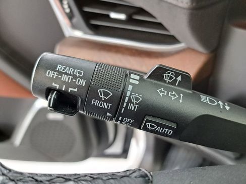 Used 2016 Cadillac Escalade ESV Luxury image 13