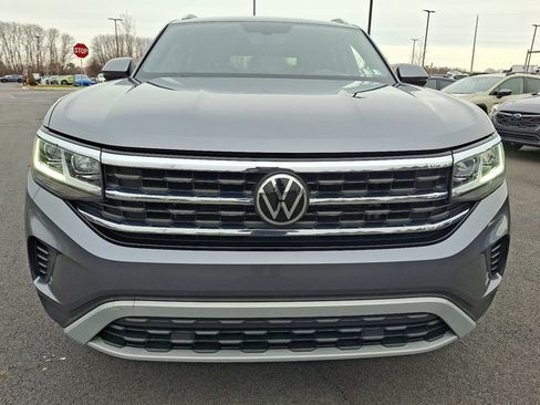 Used 2022 Volkswagen Atlas Cross Sport SE image 2