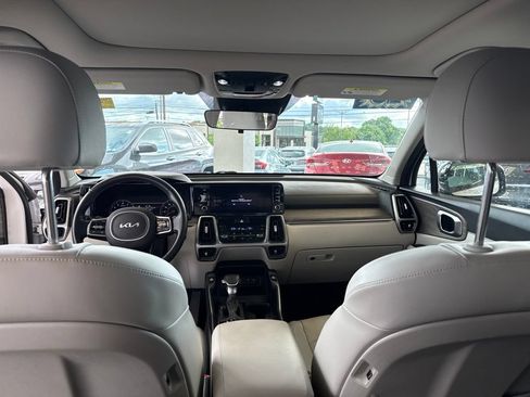 Used 2023 Kia Sorento S w/ Panoramic Sunroof Package AWD/4WD image 17