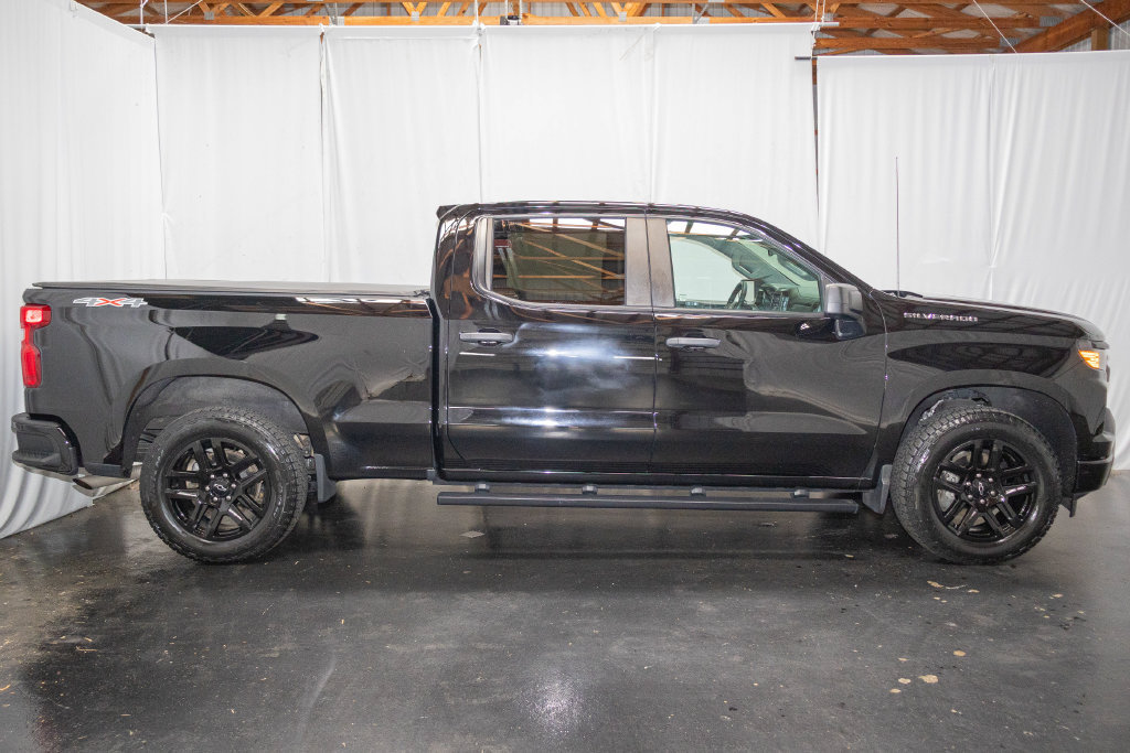 Used 2023 Chevrolet Silverado 1500 Custom AWD/4WD image 5