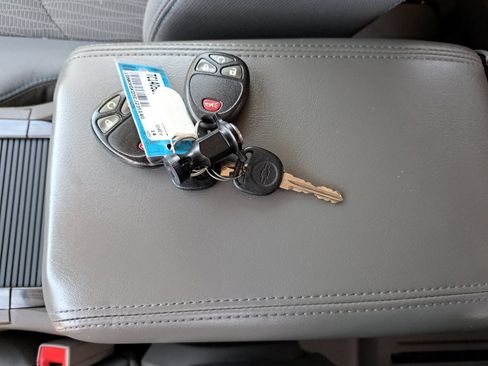 Used 2014 Chevrolet Traverse LT FWD image 41