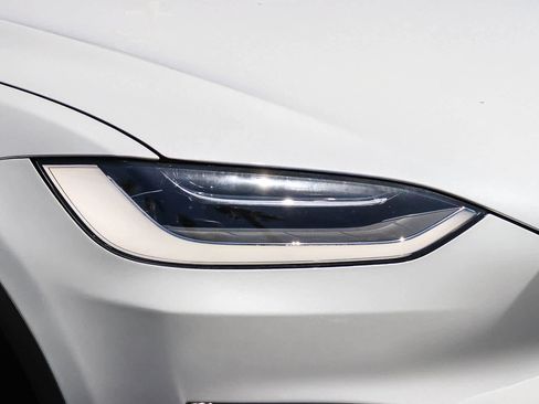 Used 2022 Tesla Model X AWD/4WD image 4