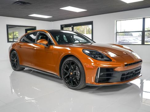 Used 2024 Porsche Panamera 4 w/ Premium Package AWD/4WD image 7