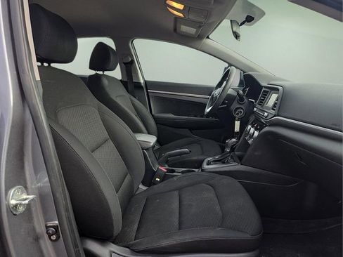 Used 2019 Hyundai Elantra SE w/ Cargo Package image 12