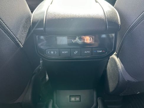 Certified 2023 Toyota Highlander LE image 35