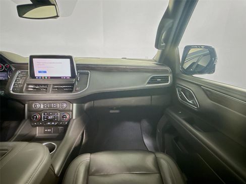 Used 2021 Chevrolet Tahoe Z71 w/ Luxury Package AWD/4WD image 26