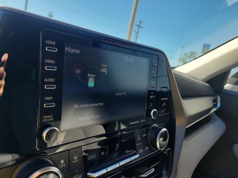 Used 2023 Toyota Highlander LE image 20