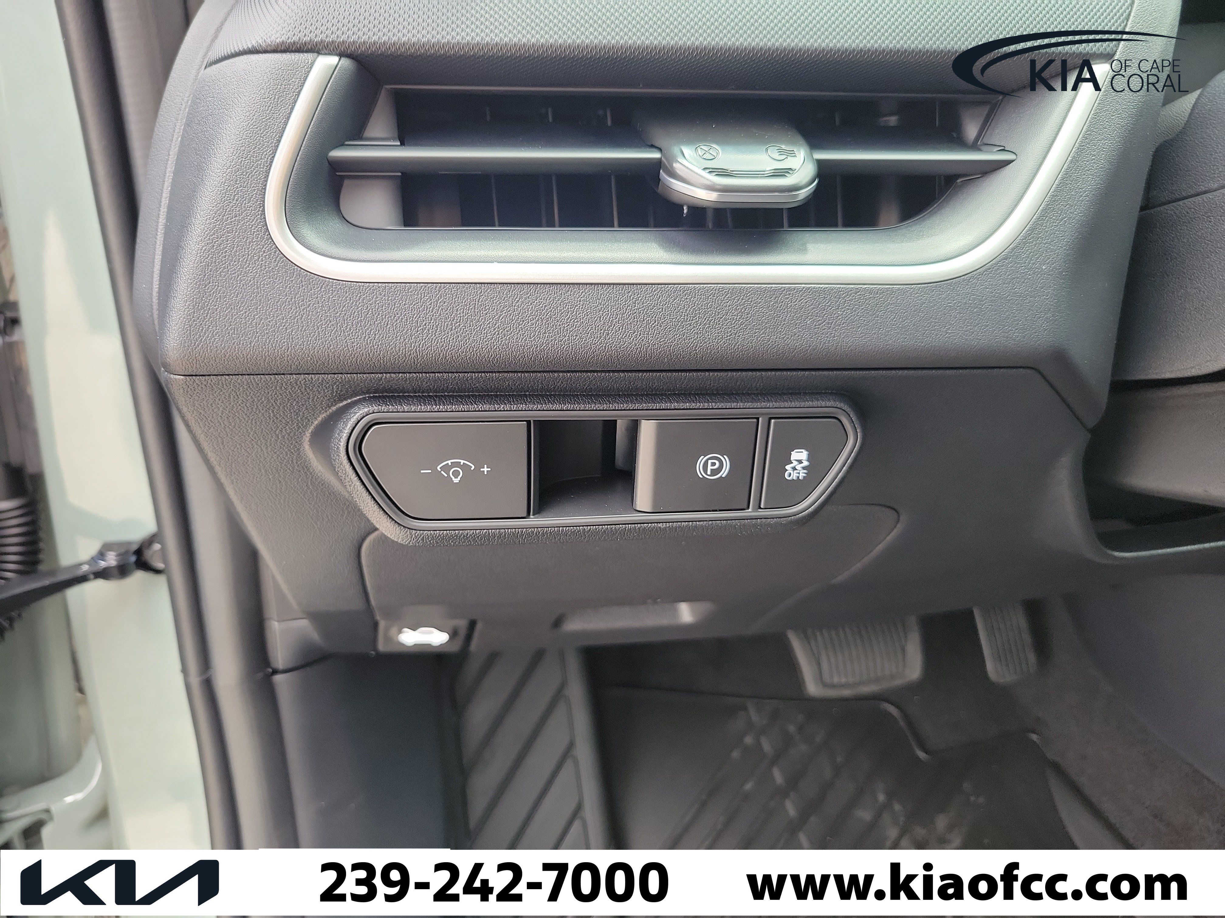 New 2026 Kia K4 FWD image 21