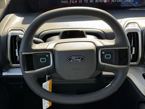 New 2026 Ford Expedition Active image 15