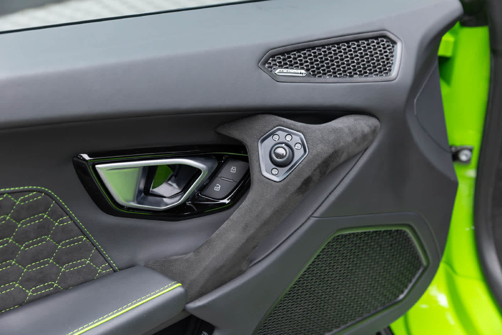 Used 2023 Lamborghini Huracan Tecnica RWD image 21