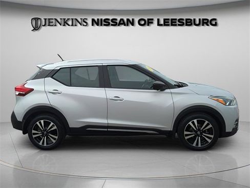 Certified 2020 Nissan Kicks SR image 7