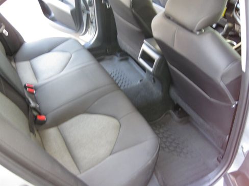 Used 2021 Toyota Camry LE image 33