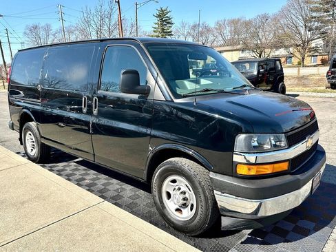 Used 2018 Chevrolet Express 2500 w/ Driver Convenience Package image 2