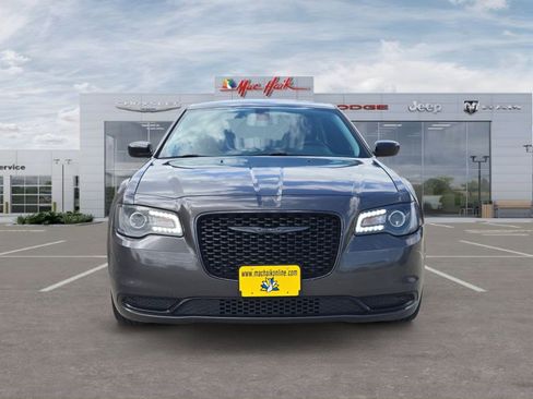 Used 2021 Chrysler 300 Touring w/ Sport Appearance Package image 8
