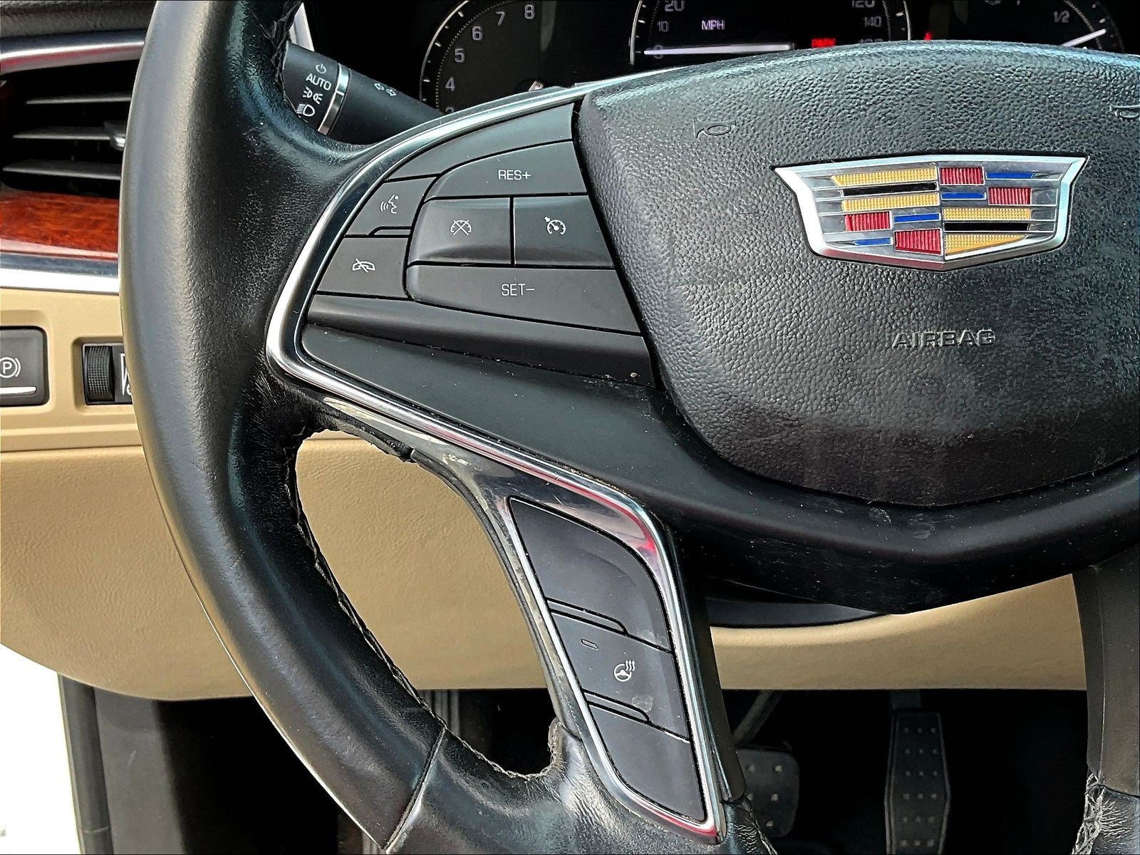 Used 2018 Cadillac XT5 Luxury FWD image 11