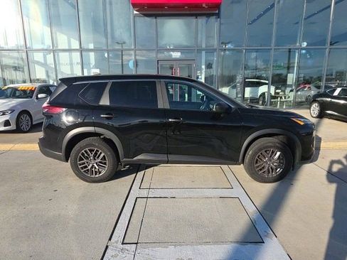 Used 2024 Nissan Rogue S image 4