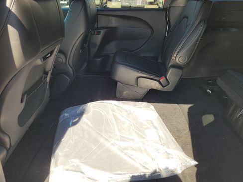New 2027 Chrysler Pacifica Select w/ Family Tech Group FWD image 9