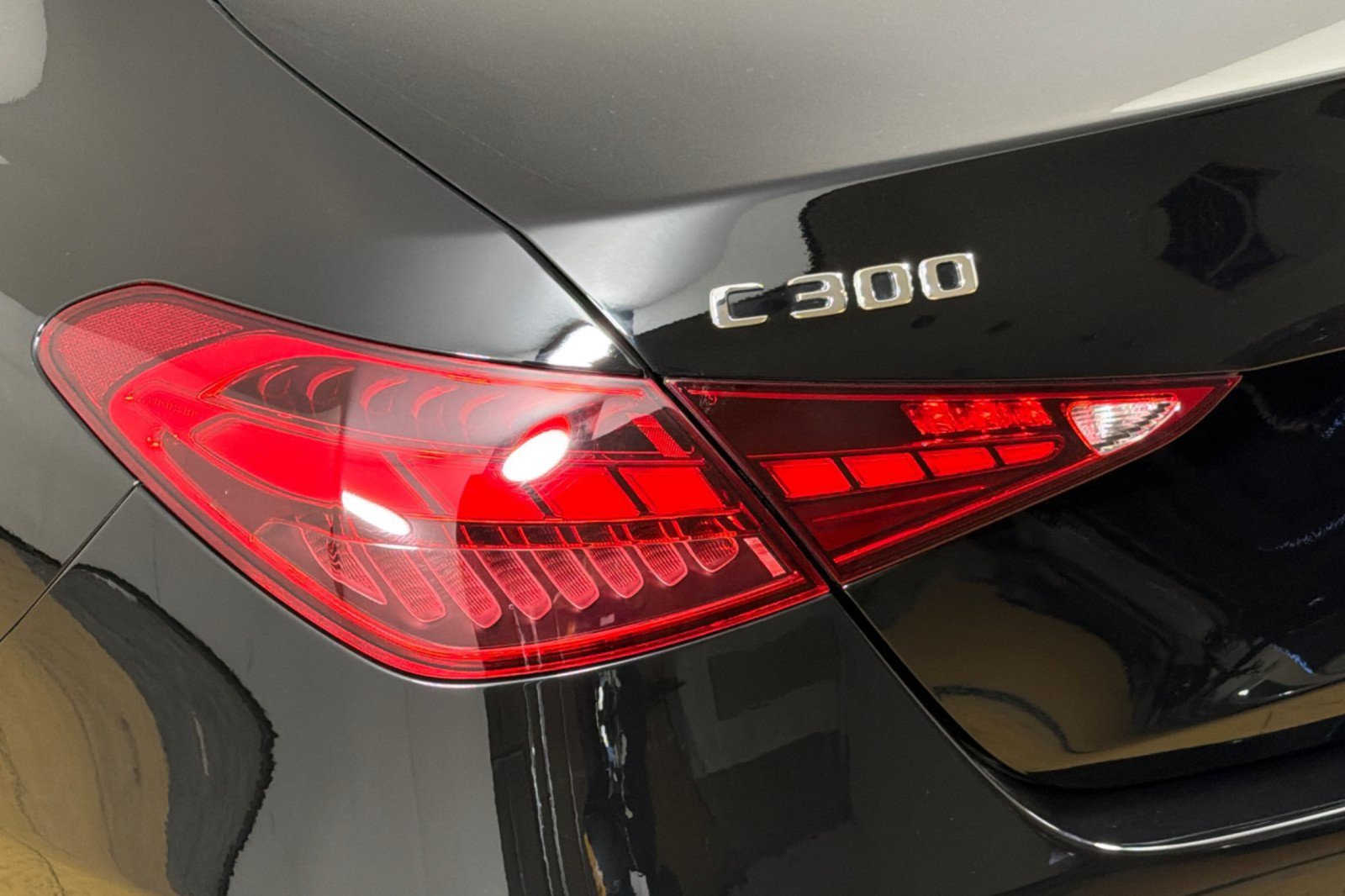 Used 2024 Mercedes-Benz C 300 Sedan image 25