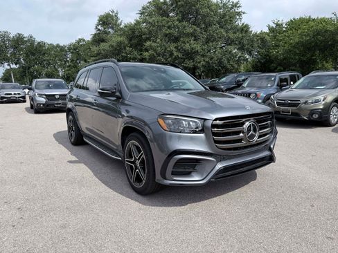 Used 2025 Mercedes-Benz GLS 450 4MATIC image 7