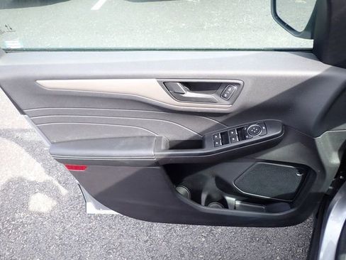 Used 2022 Ford Escape SE w/ Cold Weather Package image 20