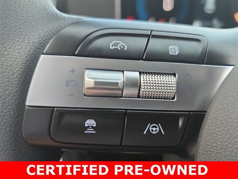 Used 2025 Hyundai Tucson SE image 17