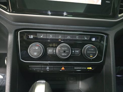 Used 2021 Volkswagen Atlas SEL Premium AWD/4WD image 25
