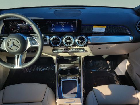 Certified 2025 Mercedes-Benz GLB 250 image 18