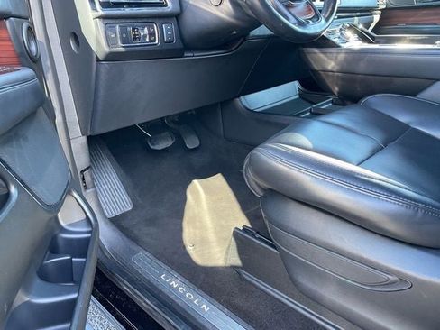 Used 2024 Lincoln Navigator L 4WD image 26