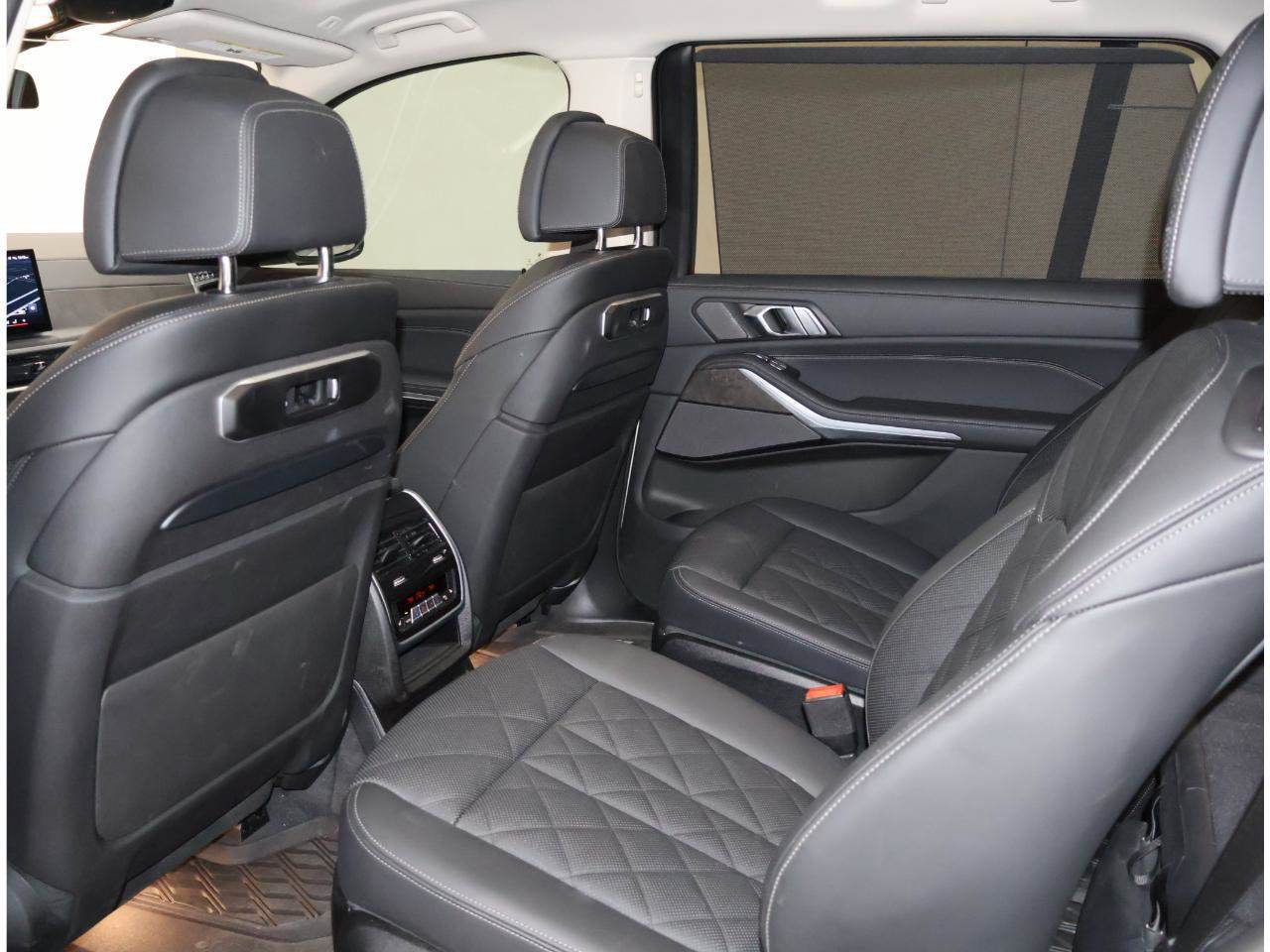 Certified 2024 BMW X7 xDrive40i w/ Premium Package AWD/4WD image 15