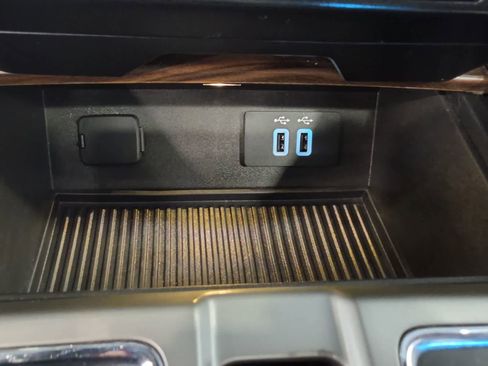 Used 2016 Ford F150 Lariat w/ Equipment Group 502A Luxury AWD/4WD image 27