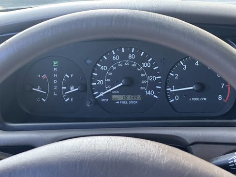 Used 2001 Toyota Camry XLE FWD image 12