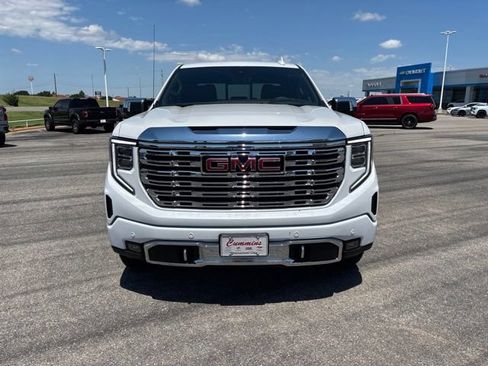 Used 2023 GMC Sierra 1500 Denali w/ Technology Package AWD/4WD image 2