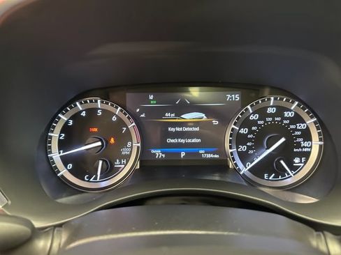 Used 2022 Toyota Highlander XLE AWD/4WD image 20