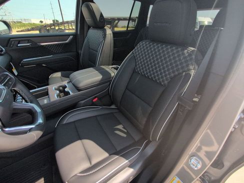 New 2026 GMC Acadia Denali w/ Super Cruise Package image 10