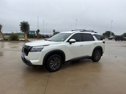 Used 2024 Nissan Pathfinder SV
