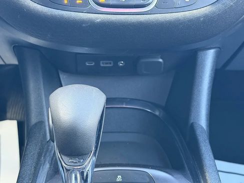 Used 2023 Chevrolet Malibu LT image 24