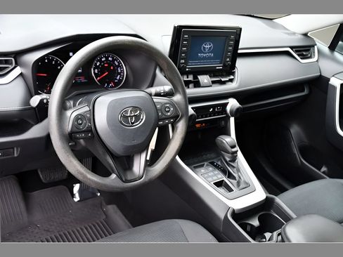 Used 2021 Toyota RAV4 LE AWD/4WD image 13