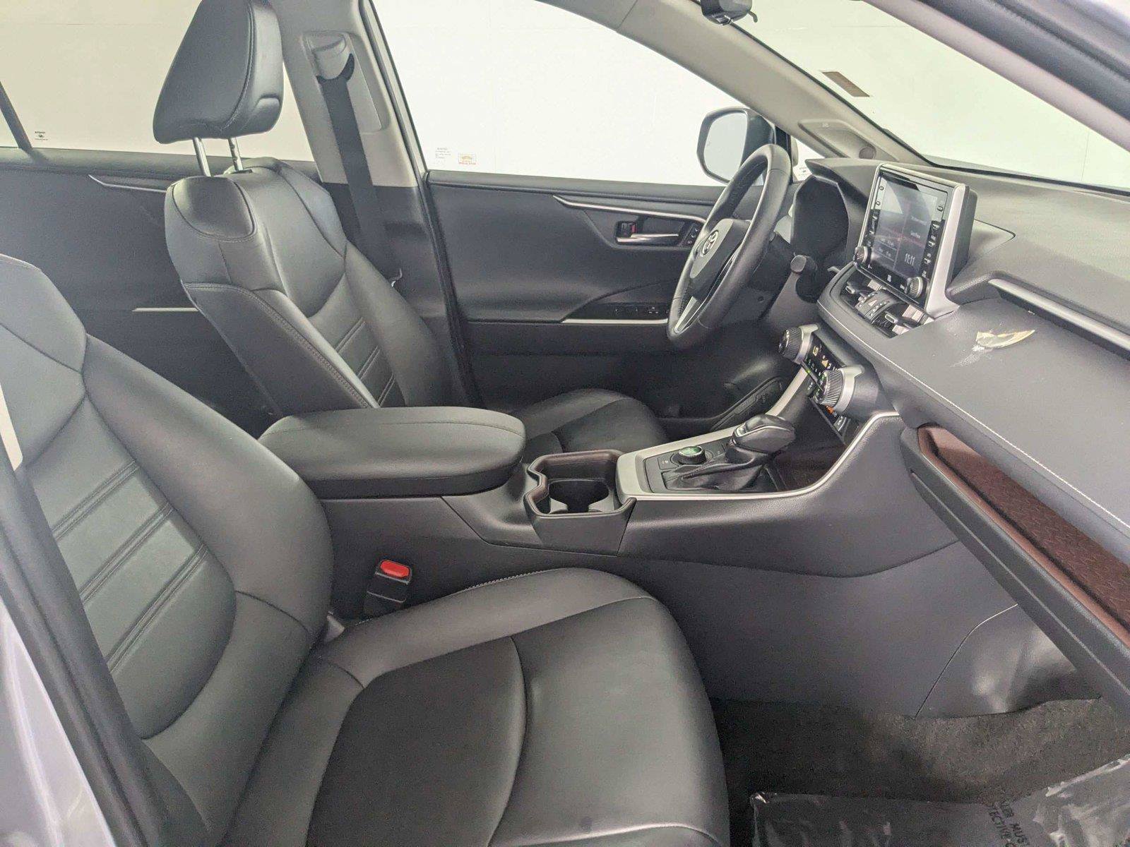 Used 2021 Toyota RAV4 Limited AWD/4WD image 33