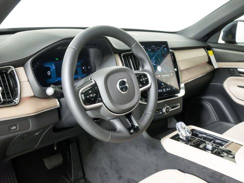 New 2026 Volvo XC90 B6 Plus w/ Protection Package Premier image 22